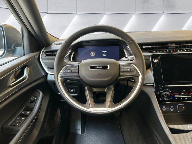 Photo of 2025 Silver Zynith Jeep Grand Cherokee