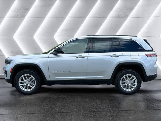 Photo of 2025 Silver Zynith Jeep Grand Cherokee