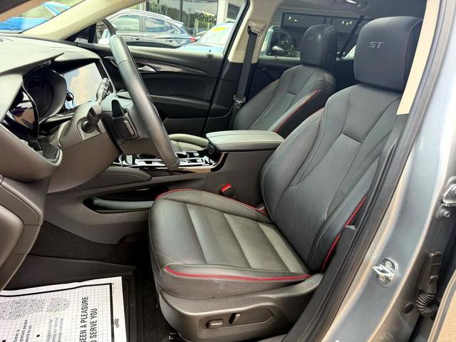 Photo of 2023 Moonstone Gray Metallic Buick Envision