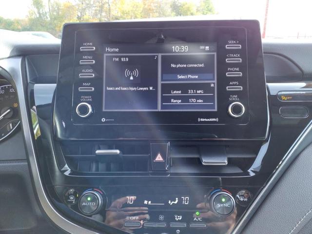 Photo of 2022 White Toyota Camry