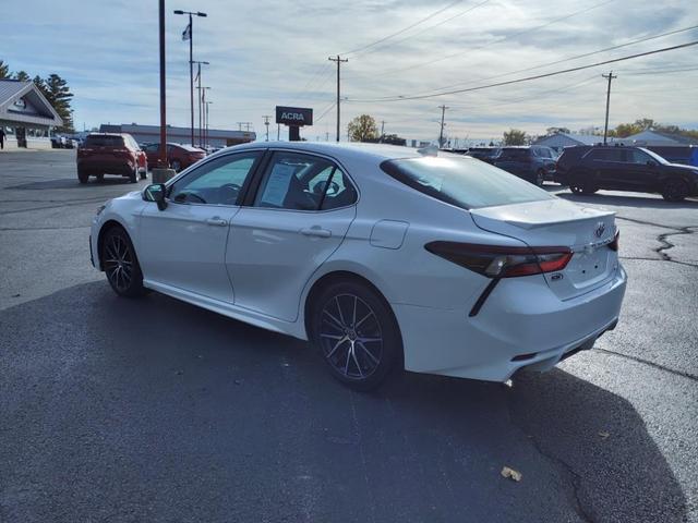 Photo of 2022 White Toyota Camry