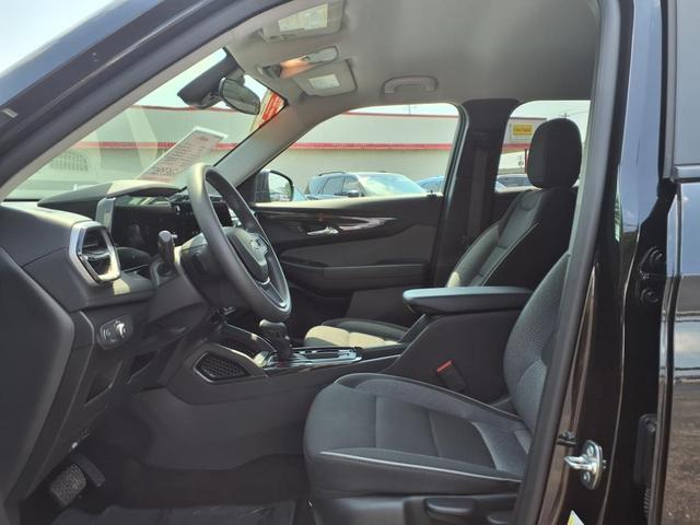 Photo of 2025 Mosaic Black Metallic Chevrolet Trailblazer