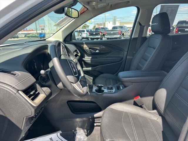 Photo of 2022 Summit White GMC Terrain
