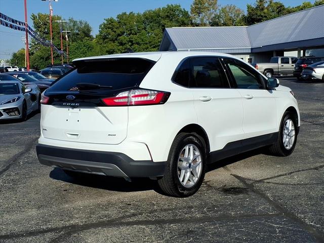 Photo of 2022 White Ford Edge