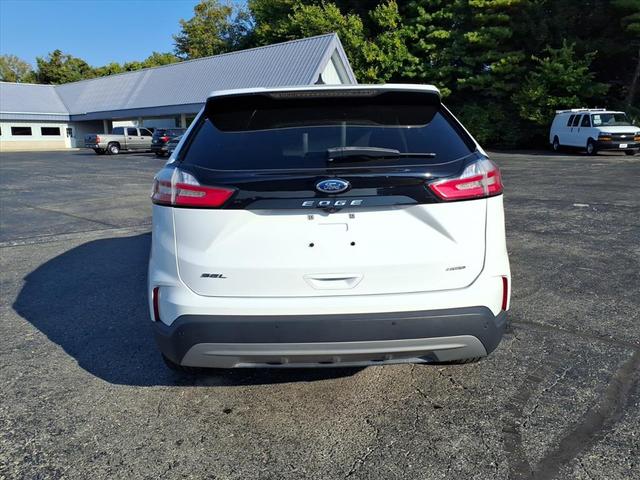 Photo of 2022 White Ford Edge