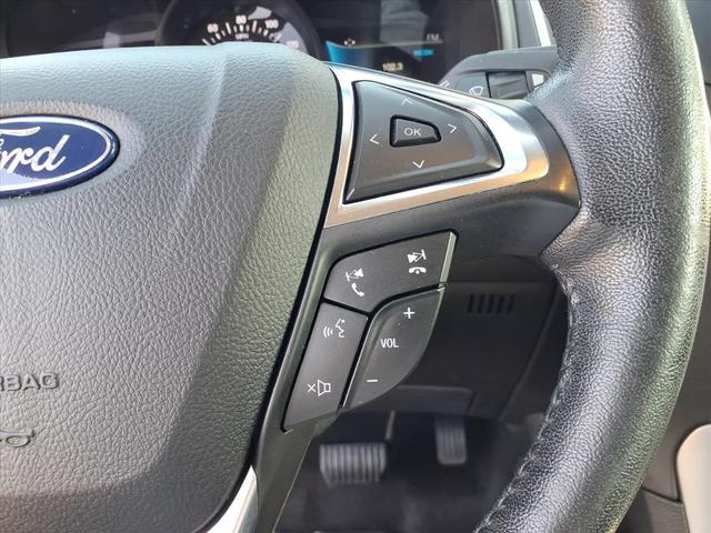 Photo of 2022 White Ford Edge