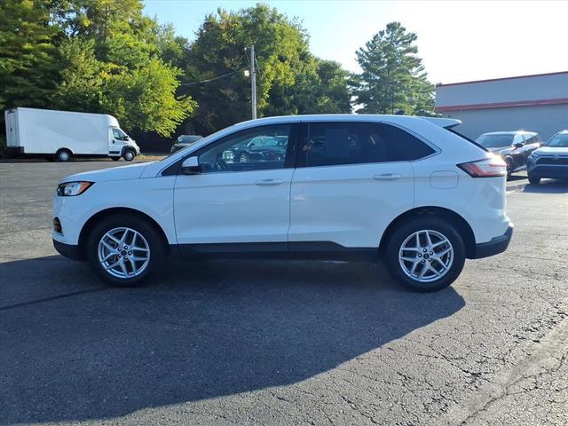 Photo of 2022 White Ford Edge