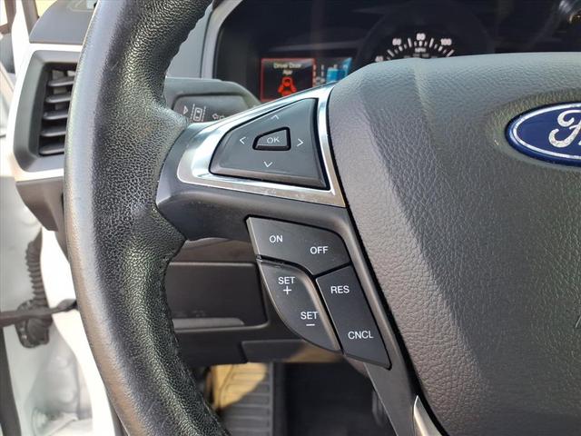 Photo of 2022 White Ford Edge