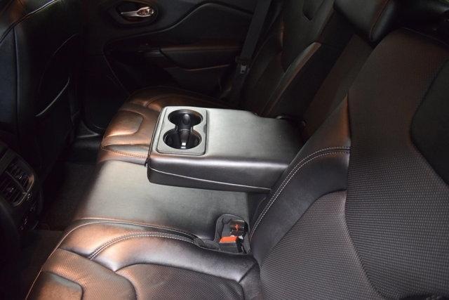 Photo of 2023 Bright White Clearcoat Jeep Cherokee
