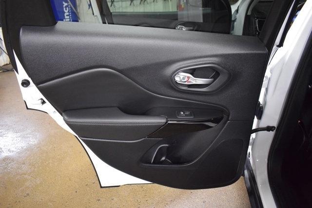 Photo of 2023 Bright White Clearcoat Jeep Cherokee
