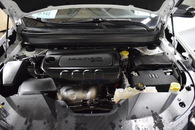Photo of 2023 Bright White Clearcoat Jeep Cherokee