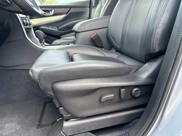 Photo of 2021 Ice Silver Metallic Subaru Ascent