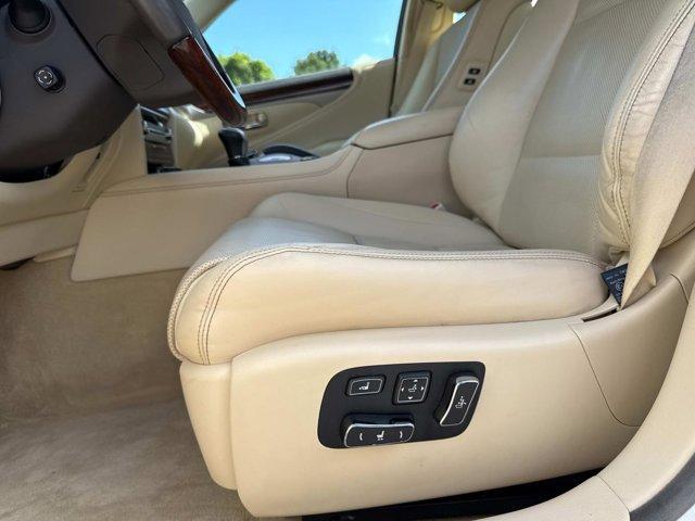 Photo of 2016 Eminent White Pearl Lexus LS 460