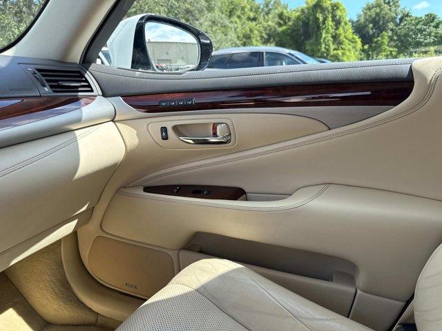 Photo of 2016 Eminent White Pearl Lexus LS 460