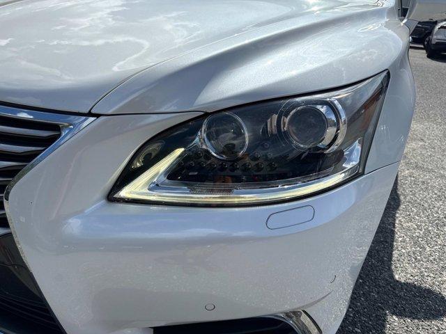 Photo of 2016 Eminent White Pearl Lexus LS 460