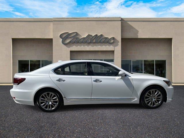 Photo of 2016 Eminent White Pearl Lexus LS 460