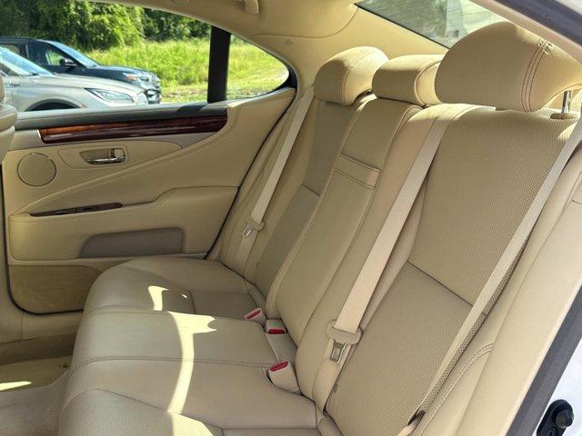 Photo of 2016 Eminent White Pearl Lexus LS 460