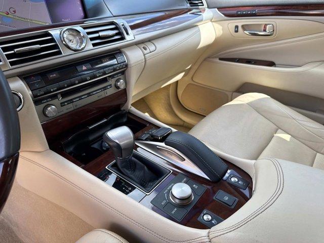 Photo of 2016 Eminent White Pearl Lexus LS 460