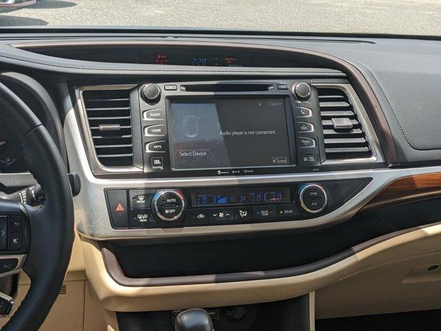 Photo of 2019 Shoreline Mist Toyota Highlander