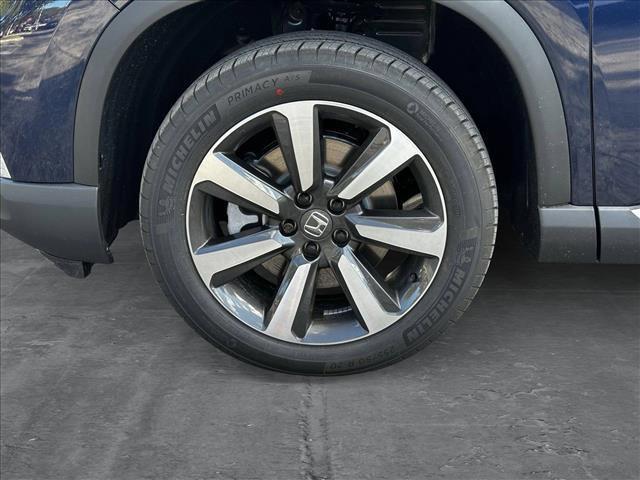 Photo of 2025 Obsidian Blue Pearl Honda Pilot