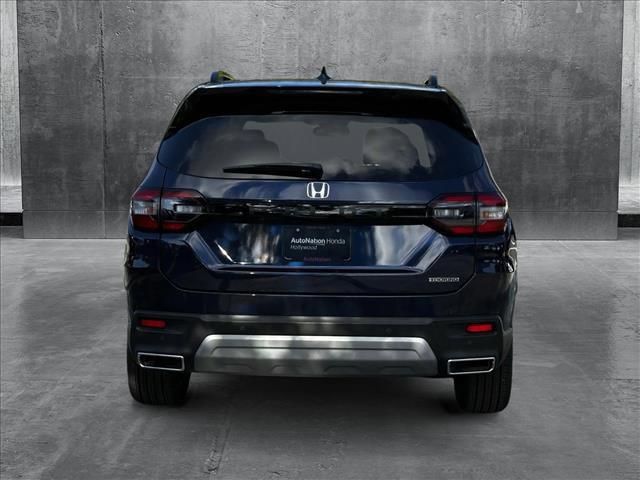 Photo of 2025 Obsidian Blue Pearl Honda Pilot