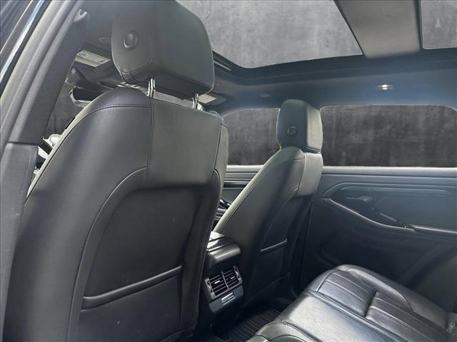 Photo of 2023 Santorini Black Me Land Rover Range Rover Evoque