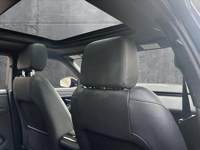 Photo of 2023 Santorini Black Me Land Rover Range Rover Evoque