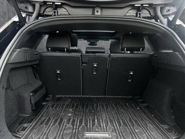 Photo of 2023 Santorini Black Me Land Rover Range Rover Evoque