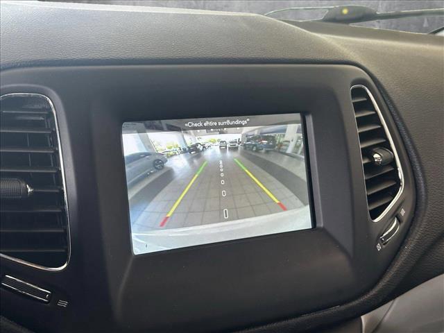 Photo of 2019 White Clearcoat Jeep Compass