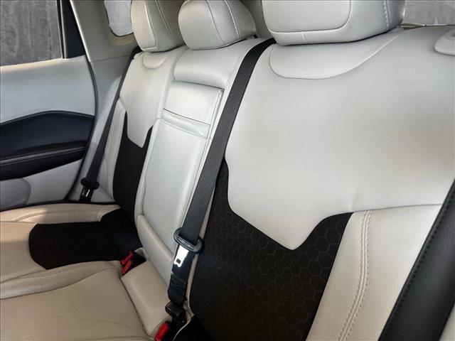 Photo of 2019 White Clearcoat Jeep Compass