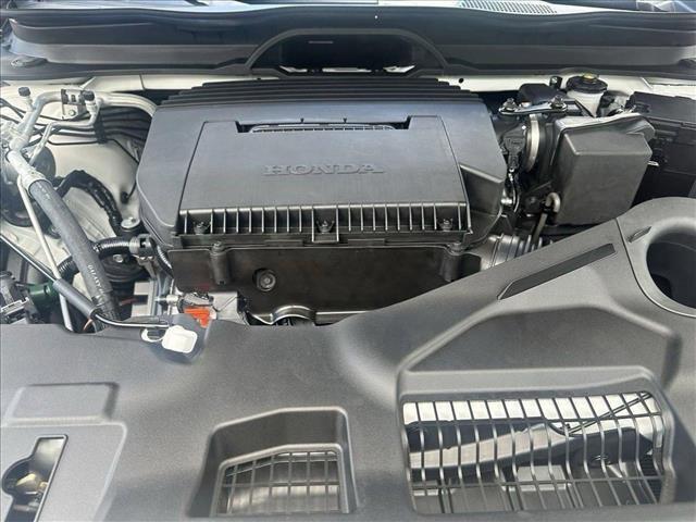 Photo of 2025 Platinum White Pearl Honda Pilot