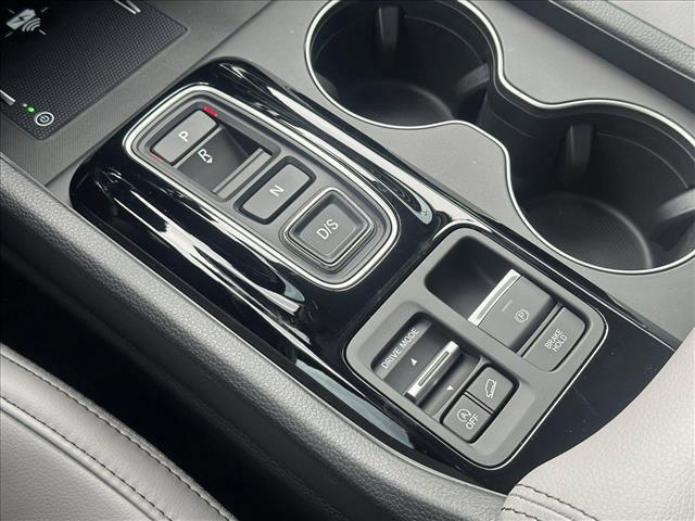 Photo of 2025 Platinum White Pearl Honda Pilot