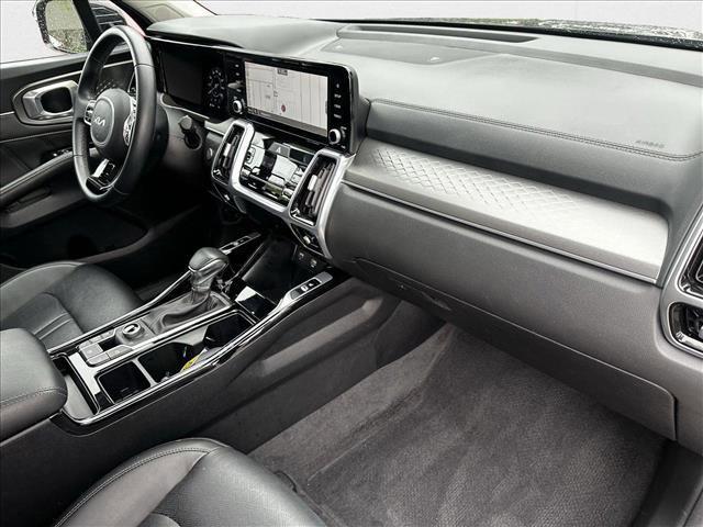 Photo of 2023 Ebony Black Kia Sorento