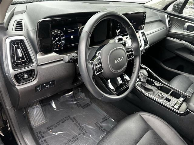 Photo of 2023 Ebony Black Kia Sorento