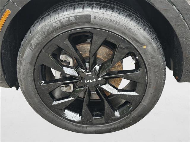 Photo of 2023 Ebony Black Kia Sorento
