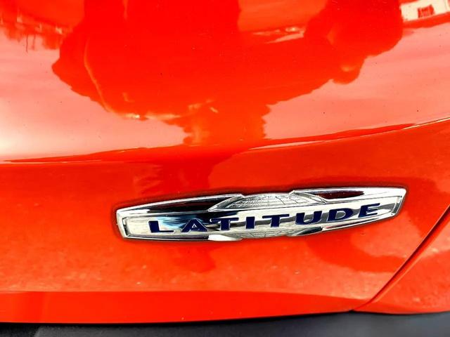 Photo of 2015 Omaha Orange Jeep Renegade