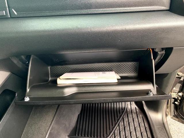 Photo of 2019 Granite Crystal Metallic Clearcoat RAM 1500