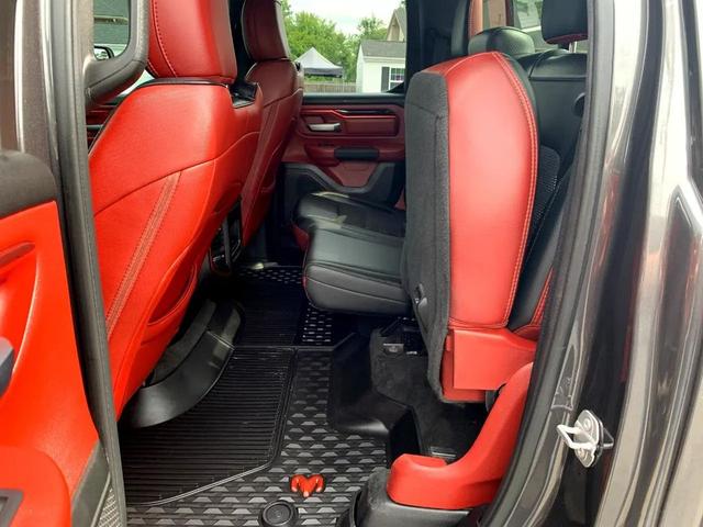 Photo of 2019 Granite Crystal Metallic Clearcoat RAM 1500