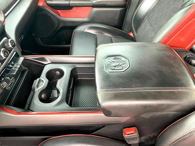 Photo of 2019 Granite Crystal Metallic Clearcoat RAM 1500