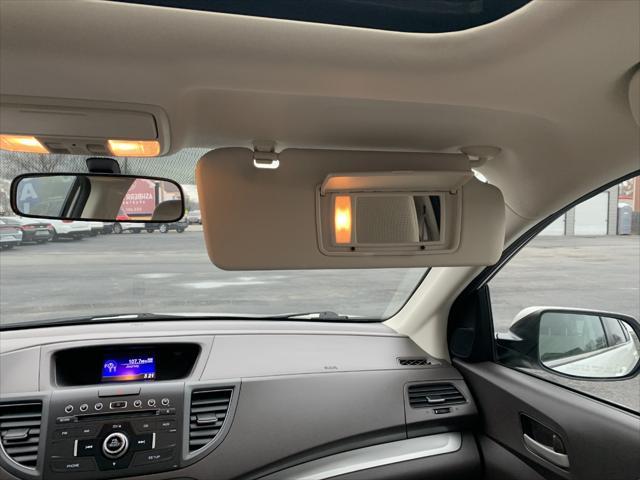 Photo of 2014 White Diamond Pearl Honda CR-V