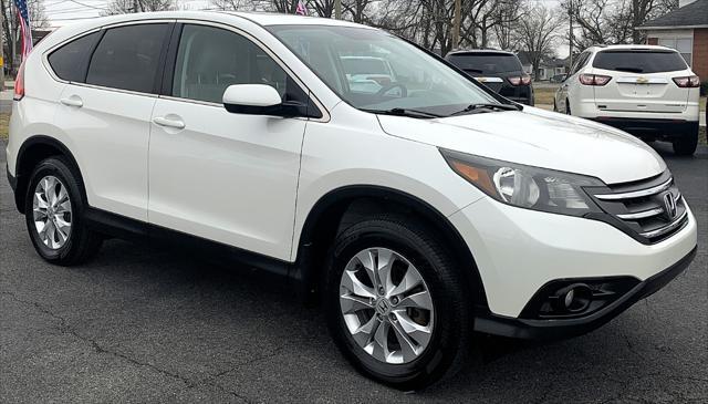 Photo of 2014 White Diamond Pearl Honda CR-V