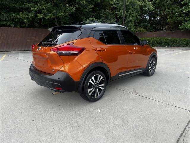 Photo of 2020 Orange Nissan Kicks
