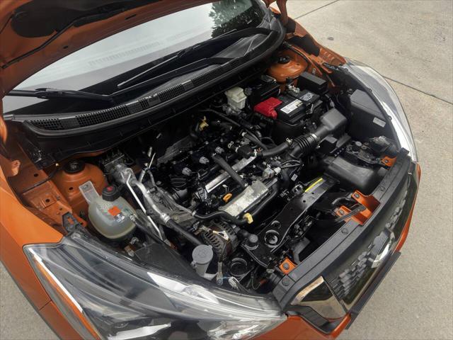 Photo of 2020 Orange Nissan Kicks