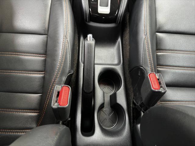 Photo of 2020 Orange Nissan Kicks