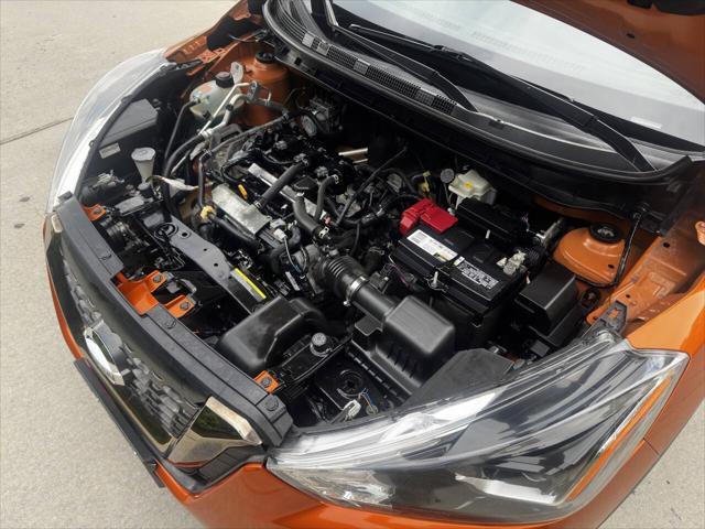 Photo of 2020 Orange Nissan Kicks