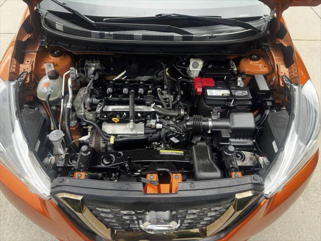 Photo of 2020 Orange Nissan Kicks