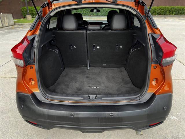 Photo of 2020 Orange Nissan Kicks