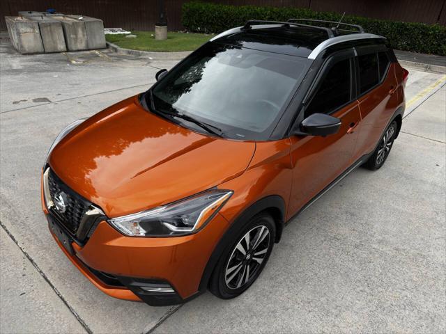 Photo of 2020 Orange Nissan Kicks