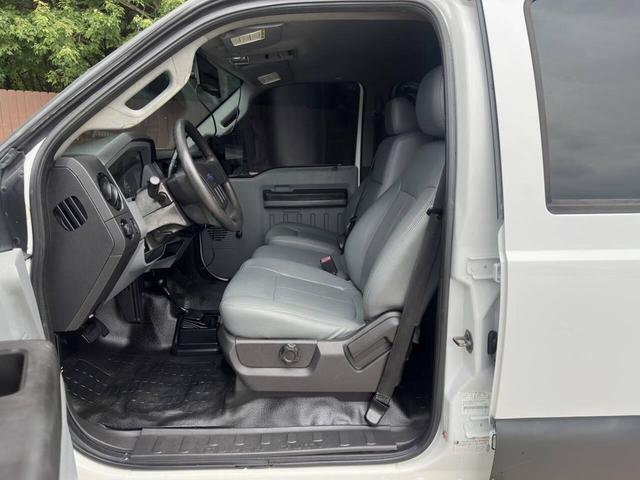 Photo of 2011 Oxford White Ford F-250