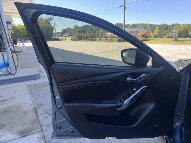 Photo of 2016 Deep Crystal Blue Mazda Mazda6